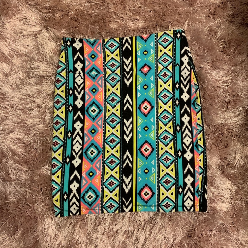 Forever 21 Aztec print Knit mini skirt